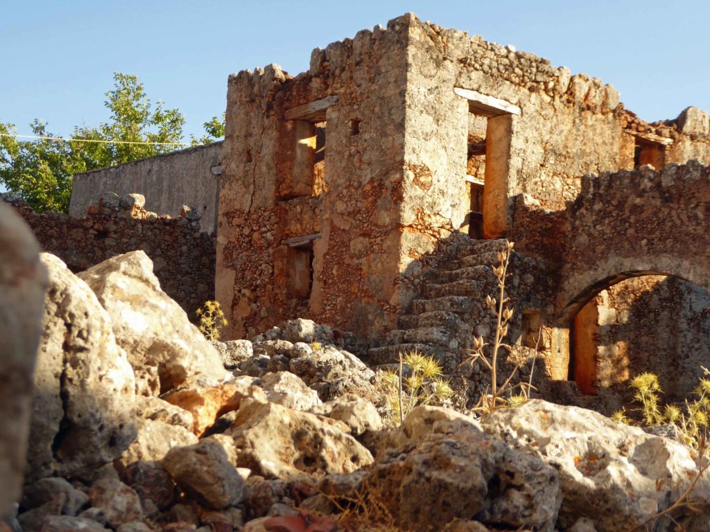 Imposing ruin in the Aradhena village
